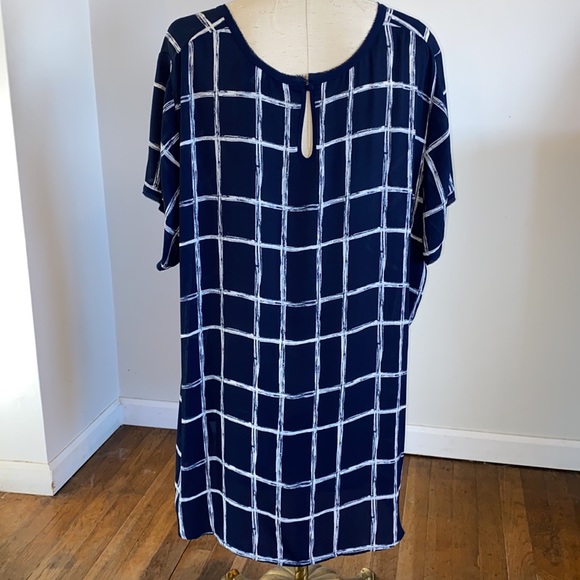 Lane Bryant 26/28 navy and white top - Picture 4 of 6